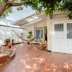 https://habitacion-privada-en-casa-de-mis-padres.hotels-in-barranquilla.com